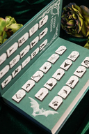 Бутоны зла. 31 история для мрачных вечеров — фото, картинка — 7