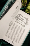 Бутоны зла. 31 история для мрачных вечеров — фото, картинка — 10